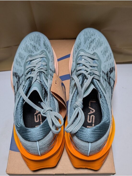 ASICS Novablast 3 Men’s Running Shoes Ocean Haze Yellow 1011B458 Size 11.5